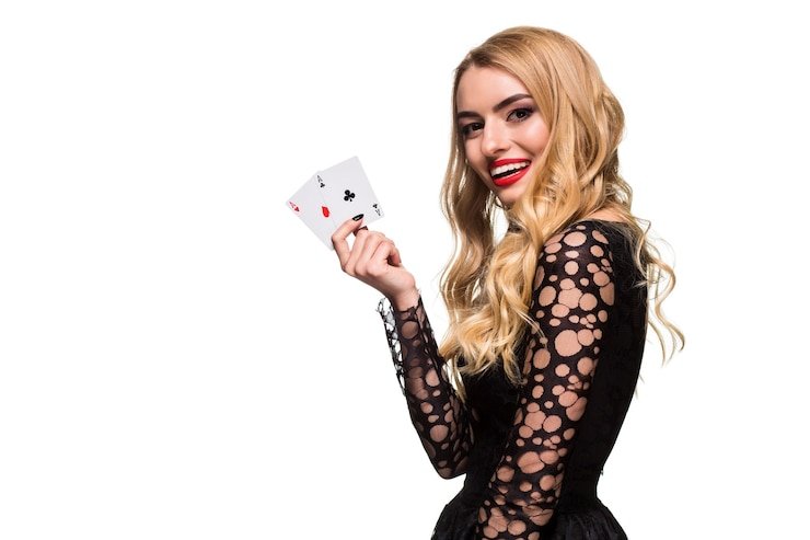 Antarmuka aplikasi mobile kuda777 menampilkan meja kasino langsung dan menu sportsbook